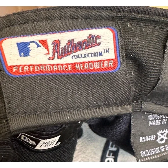 New Era Navy Blue Chief Wahoo Cleveland Indians Baseball Hat sz 7 1/4 - Picture 7 of 11